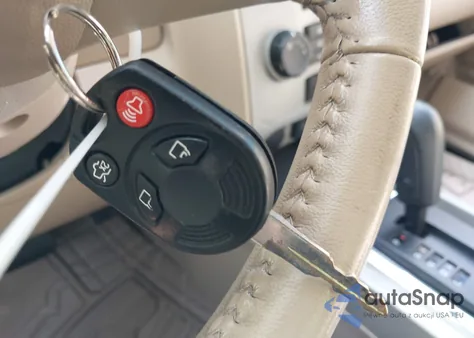 2011 Ford Escape Xlt z USA, uszkodzony, nr VIN 1FMCU9DG4BKC46954